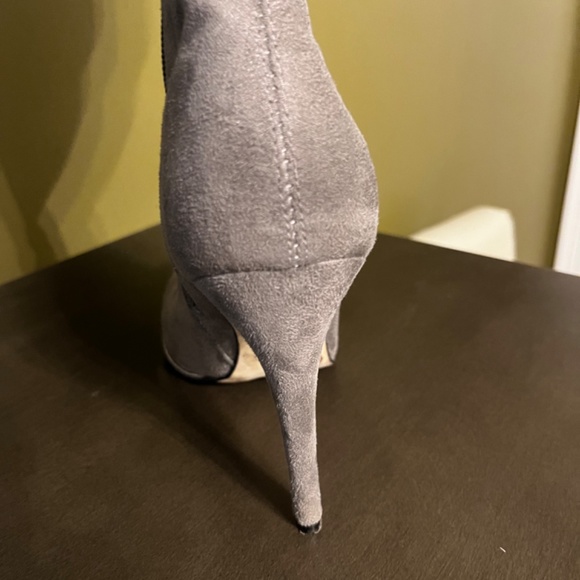 Guess faux suede over the knee 3 inch boots size 8.5 - Picture 3 of 5